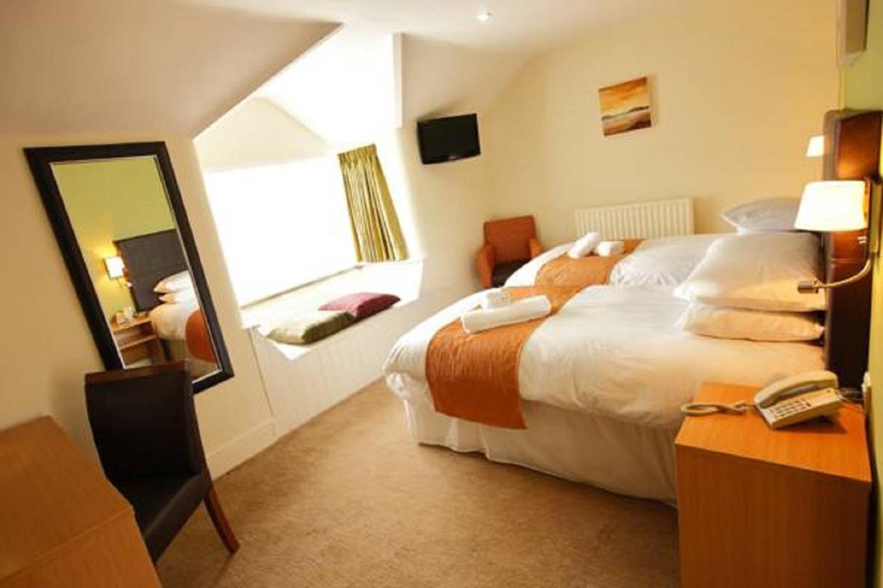 Rose And Crown Hotel Porthcawl Bagian luar foto