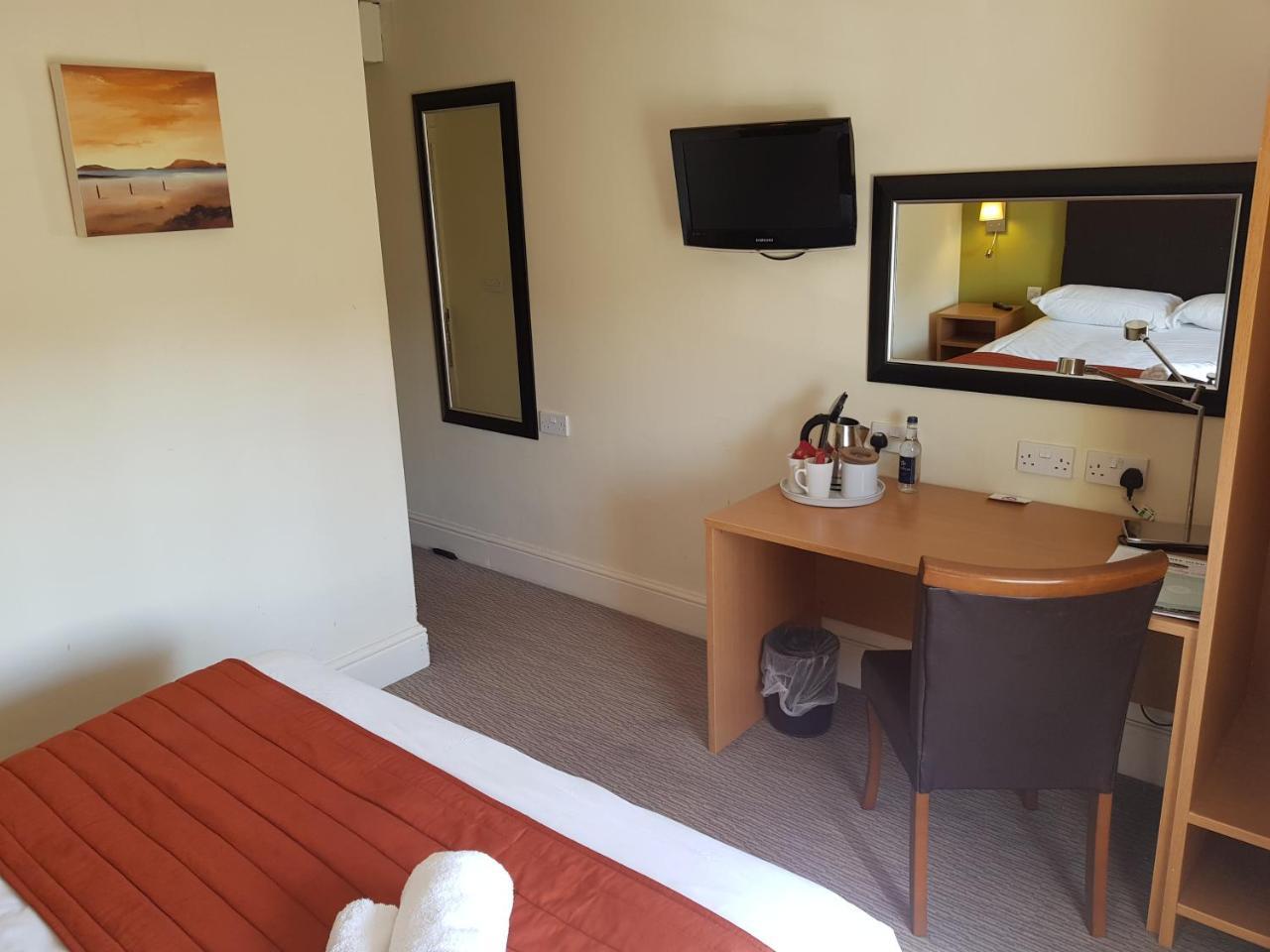 Rose And Crown Hotel Porthcawl Bagian luar foto