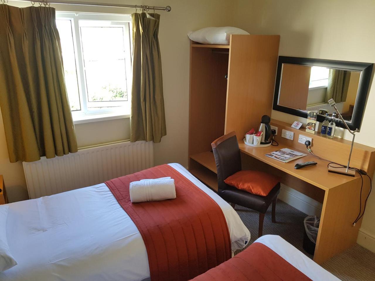 Rose And Crown Hotel Porthcawl Bagian luar foto