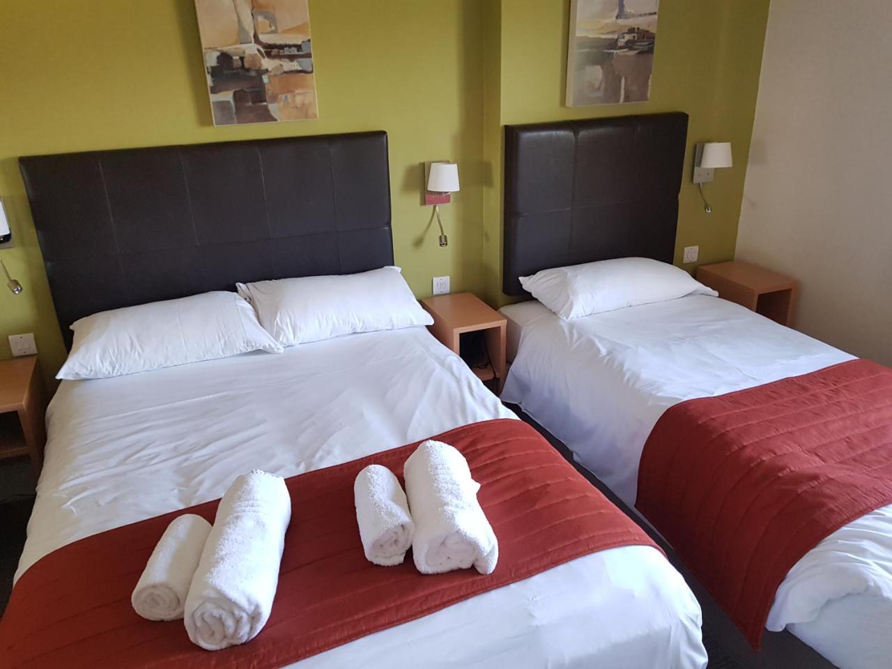 Rose And Crown Hotel Porthcawl Bagian luar foto