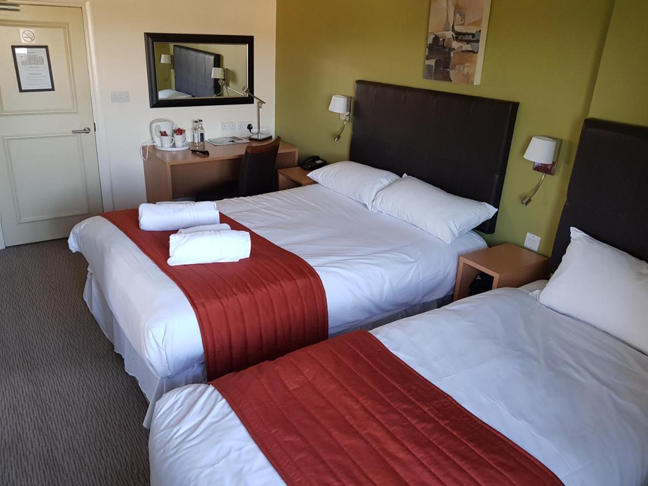 Rose And Crown Hotel Porthcawl Bagian luar foto