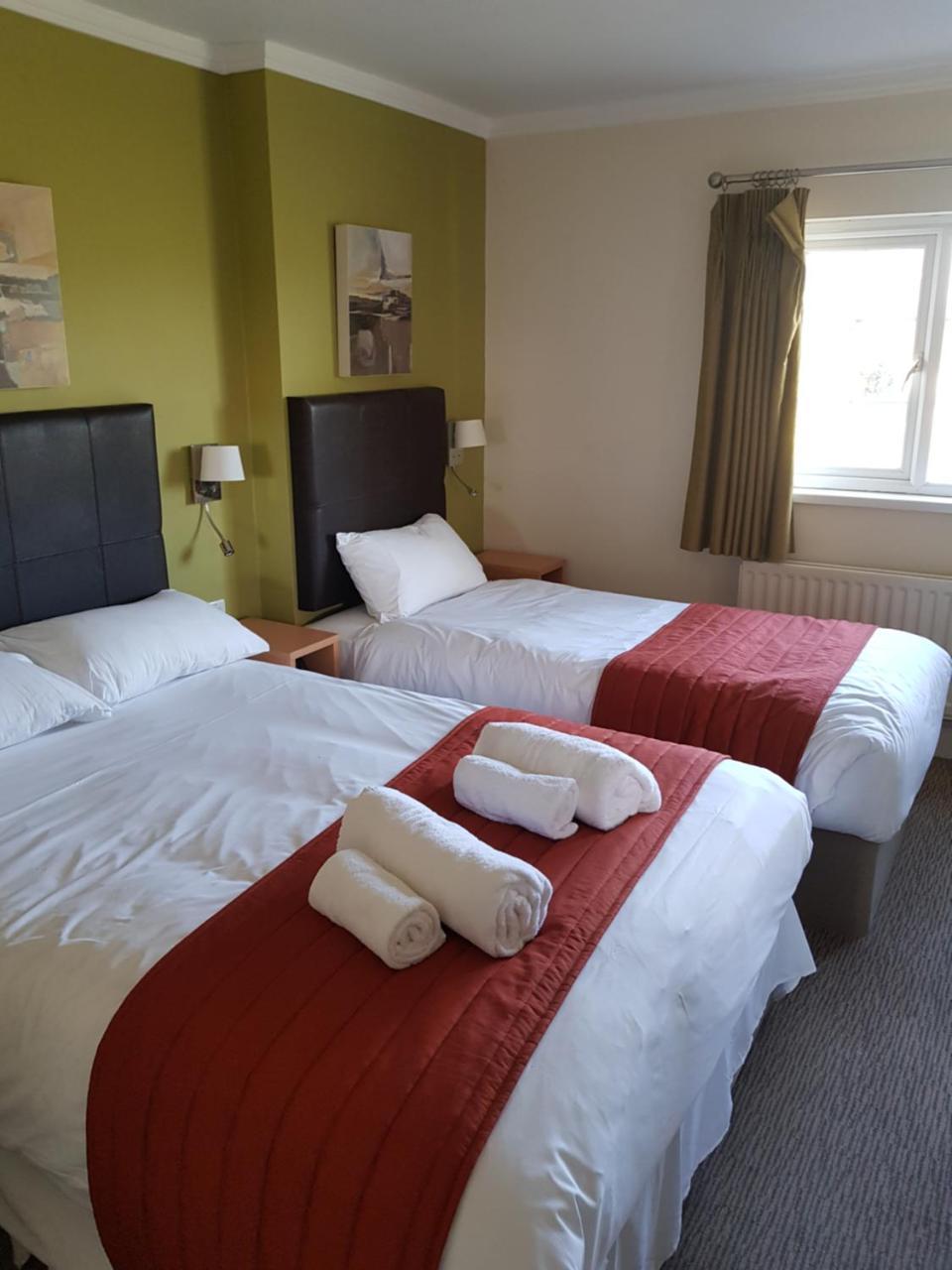 Rose And Crown Hotel Porthcawl Bagian luar foto