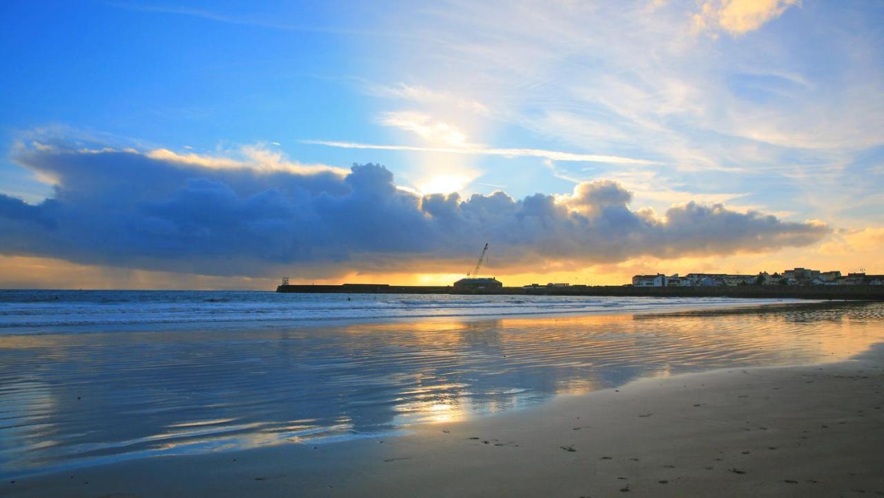 Rose And Crown Hotel Porthcawl Bagian luar foto